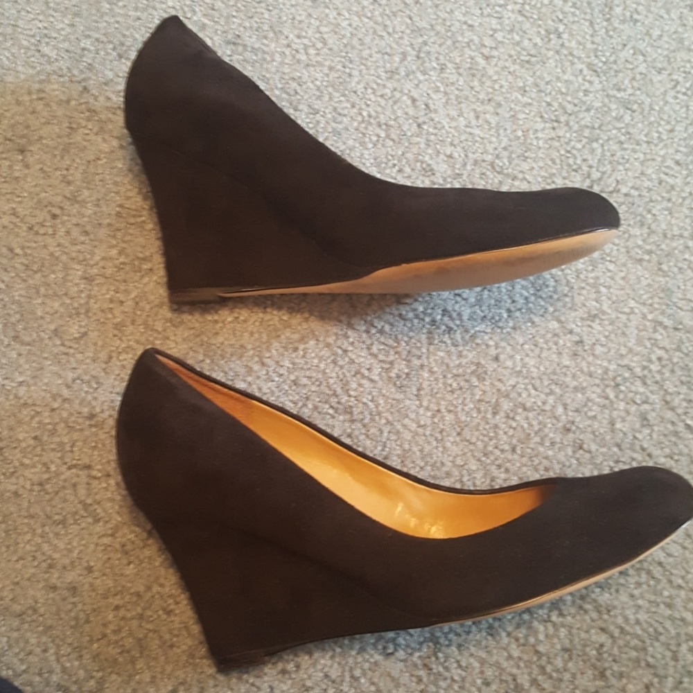 Wedge shoe- Perfect for the office